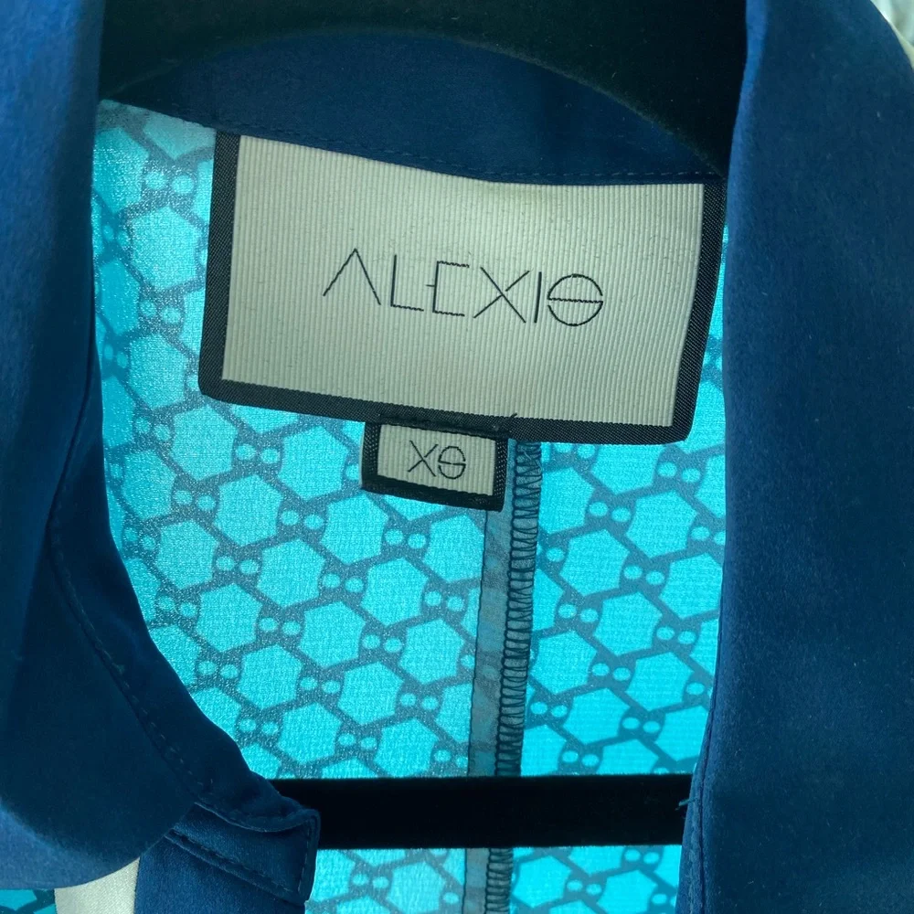 Alexis full length blue & white patterned robe - Picture 2 of 3